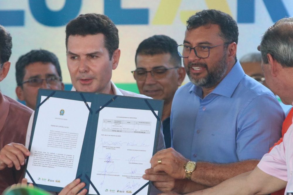 Tefé recebe investimento de R$ 62 milhões para construção de 400 casas populares Tefé recebe investimento de R$ 62 milhões para construção de 400 casas populares