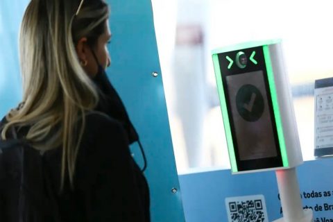 Estudo revela avanço descontrolado da vigilância facial no Brasil