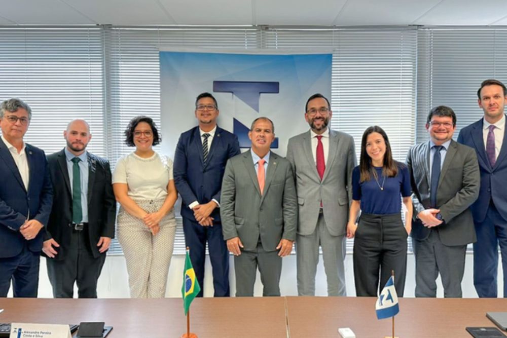 Inmetro e Eletros fortalecem parceria para modernizar regulação e ampliar competitividade da indústria eletroeletrônica Inmetro e Eletros fortalecem parceria para modernizar regulação e ampliar competitividade da indústria eletroeletrônica