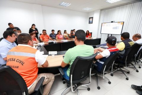 Prefeitura de Manaus alinha ações para enfrentar possível cheia severa do Rio Negro