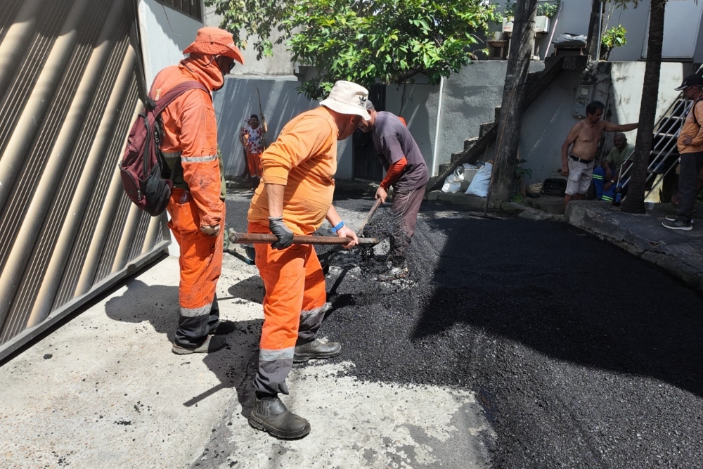 Recuperação asfáltica no bairro Aleixo restaura mobilidade de vias Recuperação asfáltica no bairro Aleixo restaura mobilidade de vias