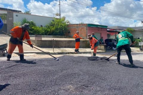 Serviço de recuperação asfáltica chega à rua Conde de Itaguá neste sábado (10)