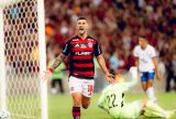 Com gol de Arrascaeta, Flamengo derrota Bahia e assume liderança do Brasileirão
