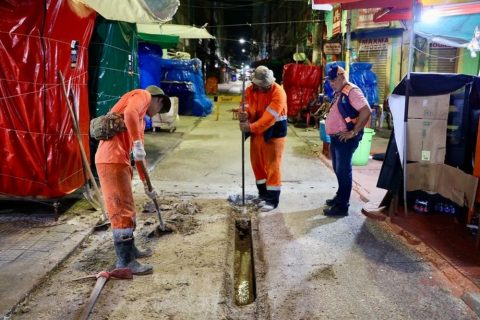 Obras de drenagem na rua Marechal Deodoro chegam à fase final em Manaus
