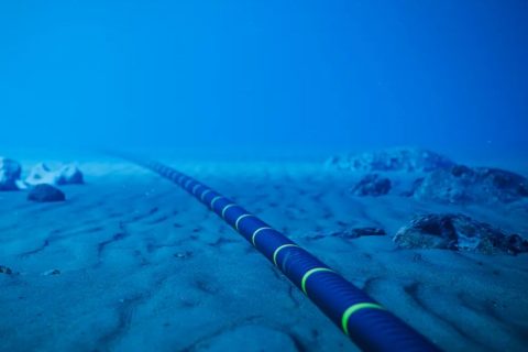 Política nacional prevê expansão de cabos submarinos de internet no Brasil