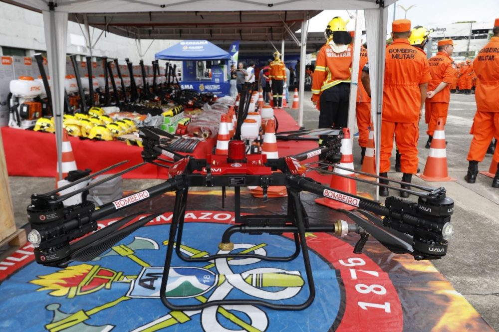 Amazonas fortalece combate às queimadas com entrega de drones e viaturas a 16 municípios do interior Amazonas fortalece combate às queimadas com entrega de drones e viaturas a 16 municípios do interior
