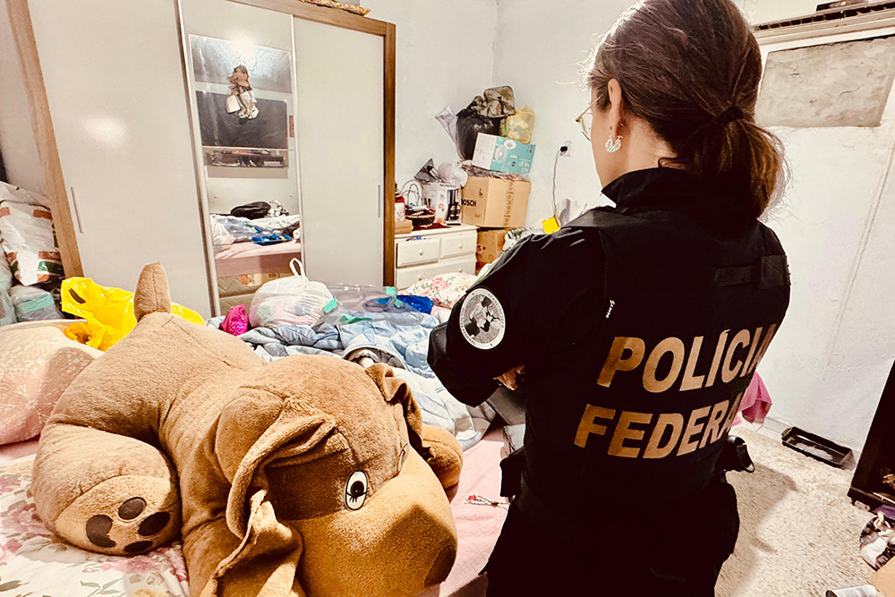 Proteção Integral 3: PF cumpre mandados de busca e apreensão em Manaus Proteção Integral 3: PF cumpre mandados de busca e apreensão em Manaus