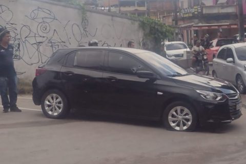 Homem é baleado durante troca de tiros no bairro Cidade de Deus