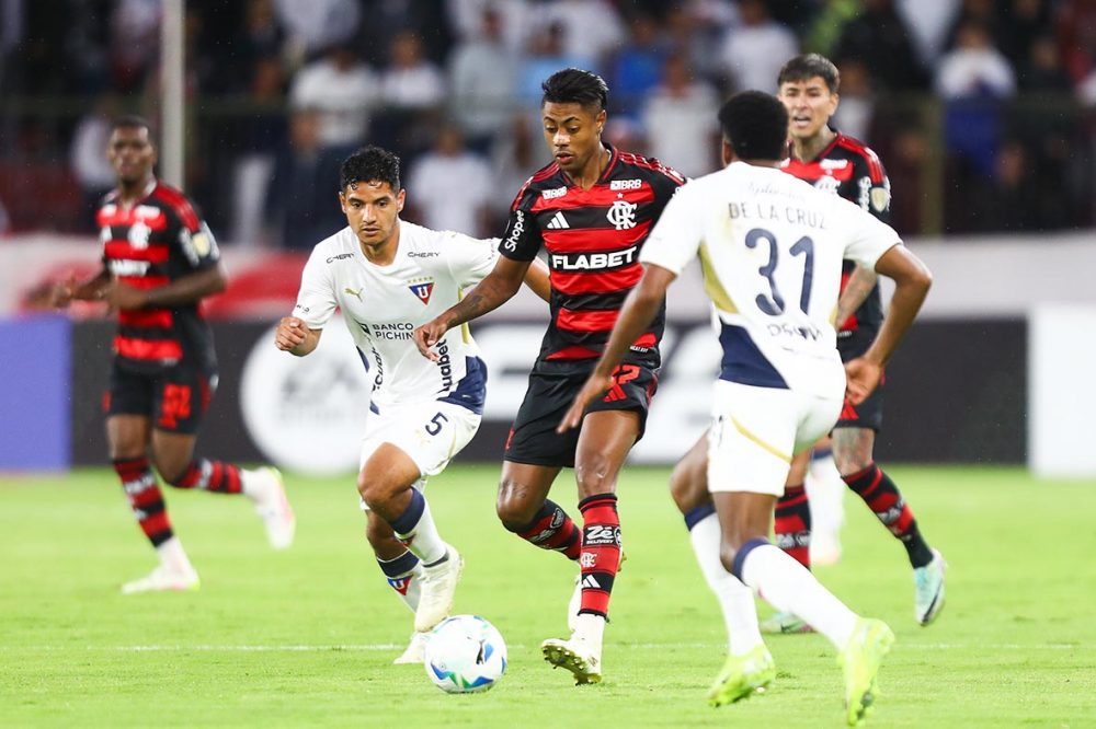 Flamengo supera LDU e se aproxima de vaga nas oitavas da Libertadores Flamengo supera LDU e se aproxima de vaga nas oitavas da Libertadores