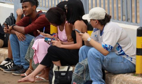 Enem 2025: Governo envia alertas sobre inscrição gratuita para 900 mil estudantes