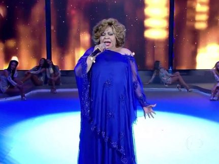 Alcione celebra 50 anos de carreira com show especial em Manaus