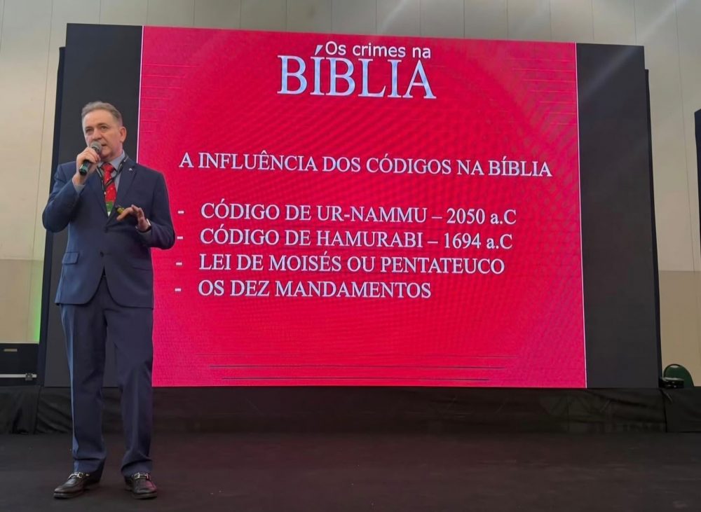 Advogado amazonense leva análise de crimes na Bíblia ao palco da ExpoDireito 2025 Advogado amazonense leva análise de crimes na Bíblia ao palco da ExpoDireito 2025