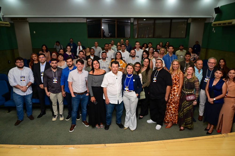 Senador Eduardo Braga ministra palestra sobre Reforma Tributária para jovens empreendedores em Manaus Senador Eduardo Braga ministra palestra sobre Reforma Tributária para jovens empreendedores em Manaus