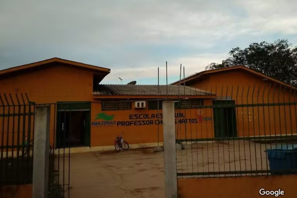 Professor é agredido após pedir que aluna guardasse celular em escola de Envira Professor é agredido após pedir que aluna guardasse celular em escola de Envira