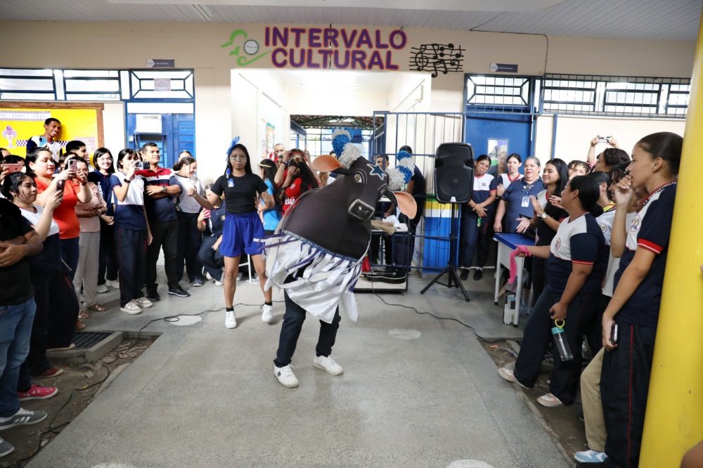 Com música e arte, ‘Intervalo Cultural’ fortalece vínculo de alunos com escola no bairro Nova Cidade Com música e arte, ‘Intervalo Cultural’ fortalece vínculo de alunos com escola no bairro Nova Cidade