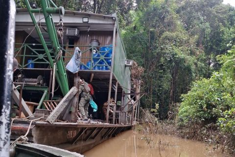 Operação Ágata já destruiu 16 dragas de garimpo ilegal na Amazônia em 2025