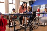 MEC amplia políticas para alfabetização de pessoas com deficiência na EJA