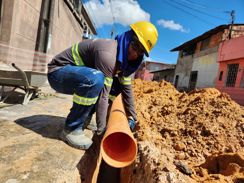 Bairro Amazonino Mendes recebe obras de esgotamento que vão beneficiar mais de 28 mil moradores Bairro Amazonino Mendes recebe obras de esgotamento que vão beneficiar mais de 28 mil moradores