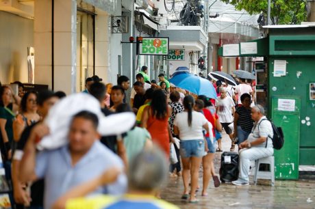 Amazonas antecipa salário de dezembro e 13º para servidores