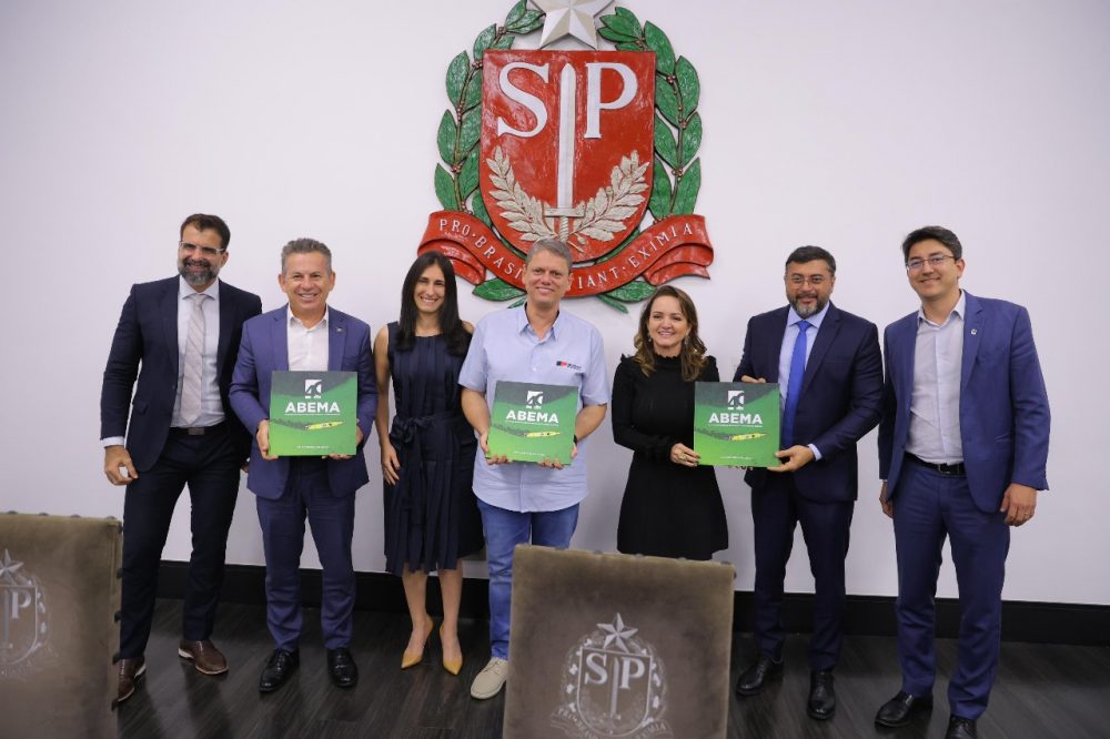 Governadores Wilson Lima, Tarcísio e Mauro Mendes debatem futuro sustentável da Amazônia em congresso ambiental Governadores Wilson Lima, Tarcísio e Mauro Mendes debatem futuro sustentável da Amazônia em congresso ambiental
