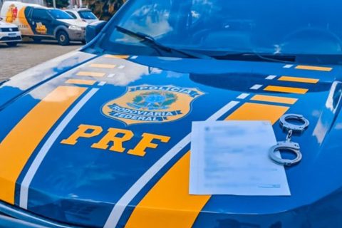 PRF prende homem com mandado de prisão em aberto na BR-319, em Manaus