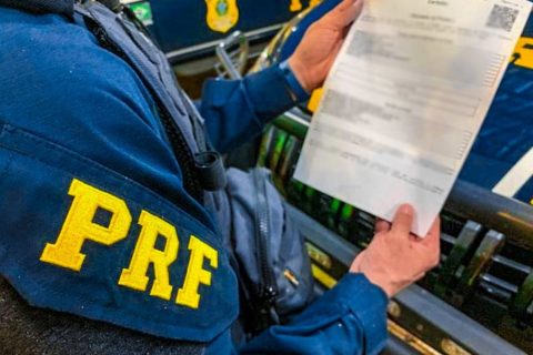 Foragidos são presos durante blitz da PRF em rodovias de Manaus