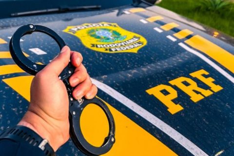 Fiscalizações da PRF levam à prisão de suspeitos com mandados em aberto no Amazonas
