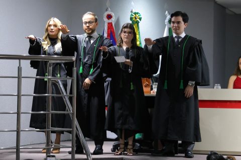 DPE-AM empossa quatro novos defensores públicos e anuncia data da prova objetiva do 5º concurso