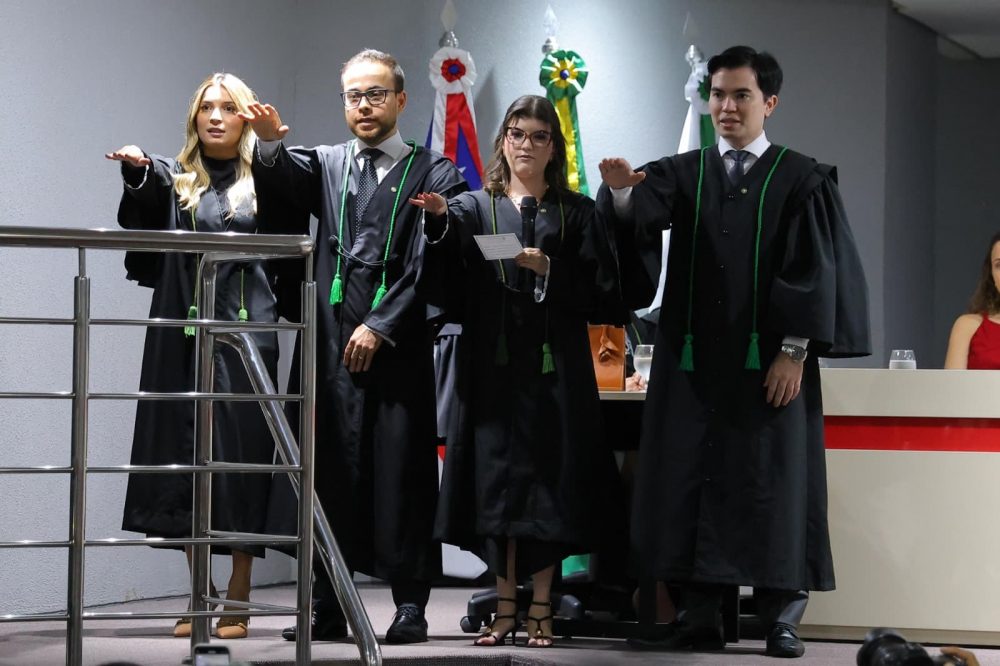 DPE-AM empossa quatro novos defensores p&uacute;blicos e anuncia data da prova objetiva do 5&ordm; concurso