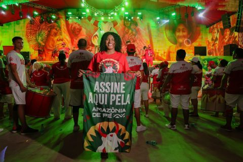 Garantido mobiliza público e coleta assinaturas pela Lei Amazônia de Pé em Parintins