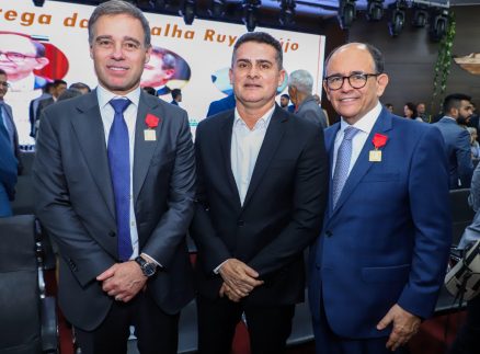 Prefeito David Almeida participa de homenagem ao ministro do STF, André Mendonça, em Manaus
