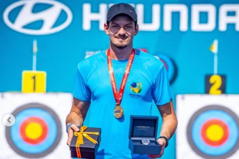 Marcus D'Almeida brilha na etapa turca da Copa do Mundo e leva ouro no tiro com arco
