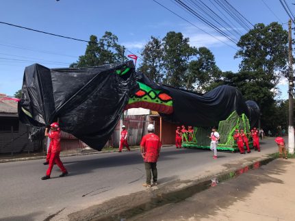 Garantido dá início ao transporte de alegorias para o Bumbódromo de Parintins