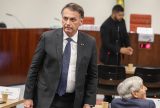Médico e advogados visitam Bolsonaro antes de audiência de custódia