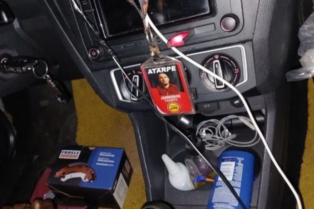 Taxista é encontrado morto com sinais de violência em ramal de Rio Preto da Eva Taxista é encontrado morto com sinais de violência em ramal de Rio Preto da Eva