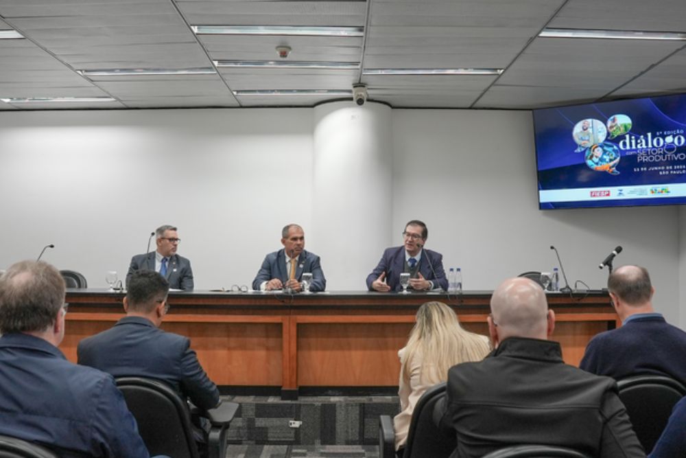 Inmetro promove diálogo com setor produtivo e lança programa nacional contra fraudes eletrônicas Inmetro promove diálogo com setor produtivo e lança programa nacional contra fraudes eletrônicas