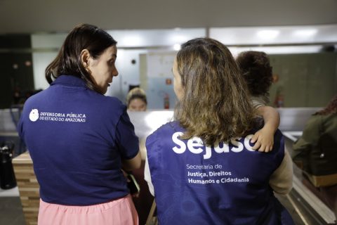 Criança retirada ilegalmente da mãe é resgatada em Manaus e retorna ao convívio familiar