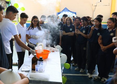 Mostra de Bioexatas da Escola Ruy Araújo transforma aprendizado em prática e diversão