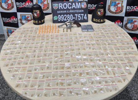 Polícia prende oito suspeitos e apreende quase 500 porções de drogas no AM