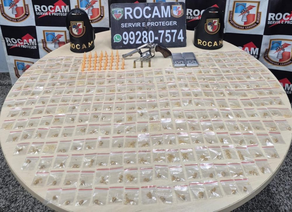 Polícia prende oito suspeitos e apreende quase 500 porções de drogas no AM Polícia prende oito suspeitos e apreende quase 500 porções de drogas no AM