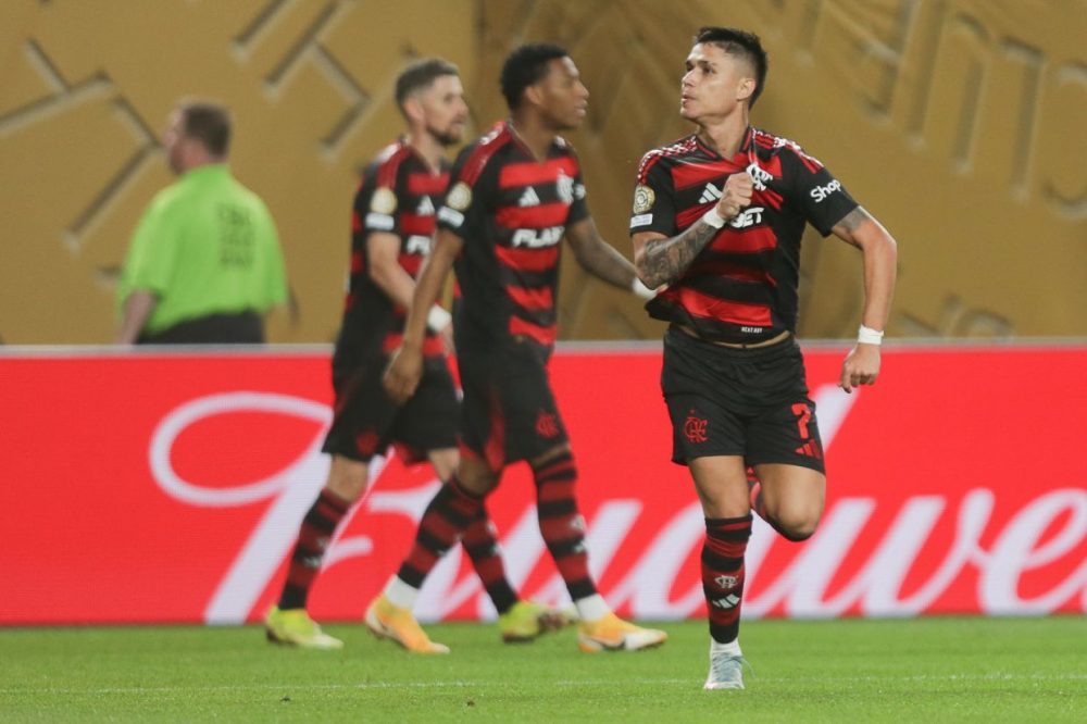 Flamengo estreia com vitória sobre o Espérance no Supermundial de Clubes Flamengo estreia com vitória sobre o Espérance no Supermundial de Clubes