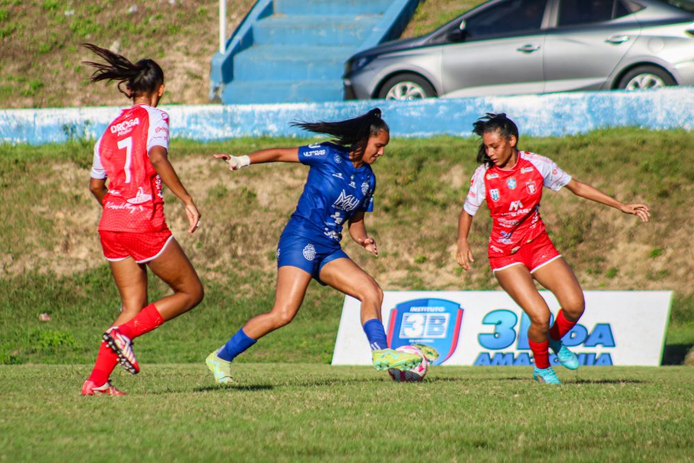 São Raimundo supera Princesa do Solimões por 2 a 0 e avança às semifinais do Barezinho Delas Sub20 São Raimundo supera Princesa do Solimões por 2 a 0 e avança às semifinais do Barezinho Delas Sub20