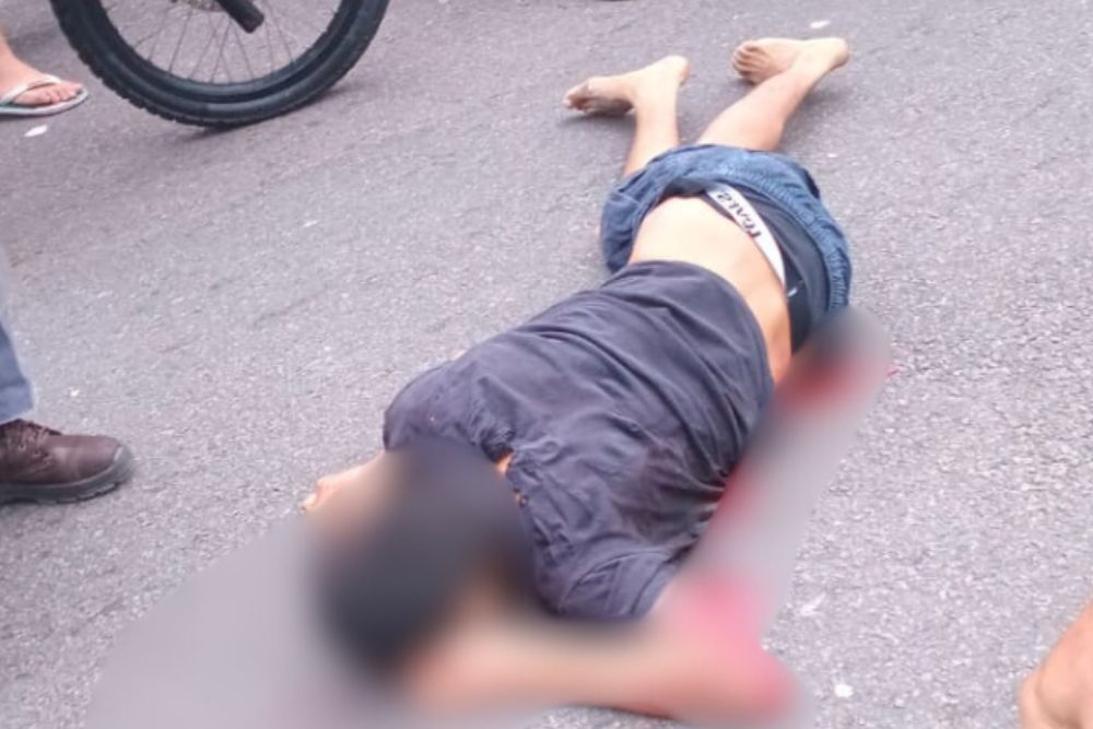 Jovem é executado a tiros por pistoleiros em moto na zona sul de Manaus Jovem é executado a tiros por pistoleiros em moto na zona sul de Manaus
