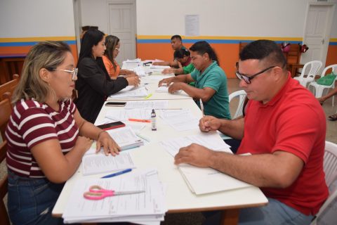 Aprovados no processo seletivo das Escolas de Várzea iniciam assinatura dos contratos em Parintins