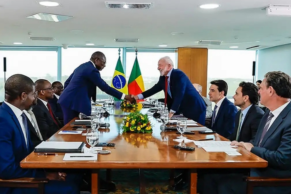 Lula e presidente do Benin discutem voos diretos e parcerias agrícolas Lula e presidente do Benin discutem voos diretos e parcerias agrícolas