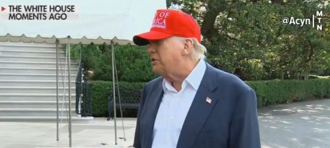 Sob tensão crescente, Trump admite ter conversado com Nicolás Maduro
