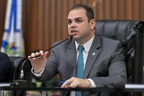 Roberto Cidade propõe criação de Escola de Aquaviários no AM