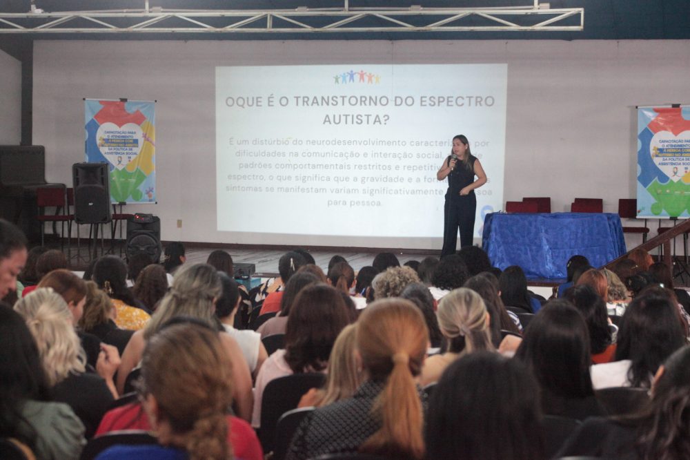 Capacitação prepara agentes para atendimento humanizado a pessoas com TEA em Manaus Capacitação prepara agentes para atendimento humanizado a pessoas com TEA em Manaus