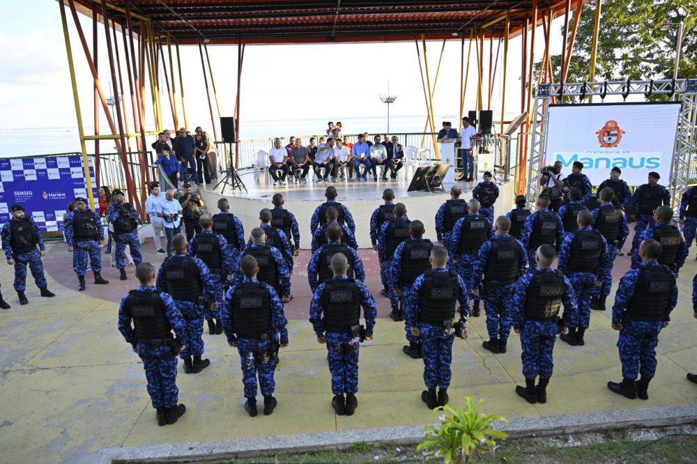 Prefeitura anuncia criação da Polícia Municipal e gratificação para agentes da Romu durante formatura em Manaus Prefeitura anuncia criação da Polícia Municipal e gratificação para agentes da Romu durante formatura em Manaus
