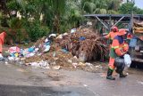 Em dia de chuva, Prefeitura de Manaus remove mais de 20 pontos de descarte irregular de lixo